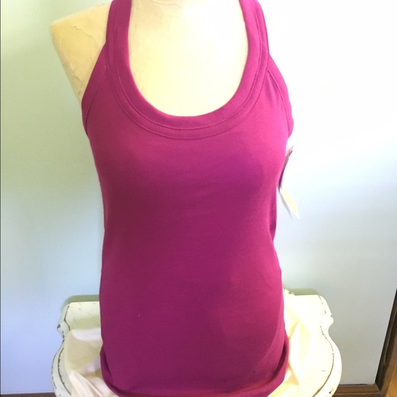Fushia tank top, new w tags