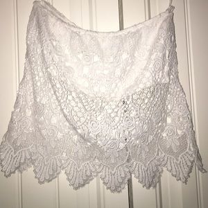 Strapless lace shirt