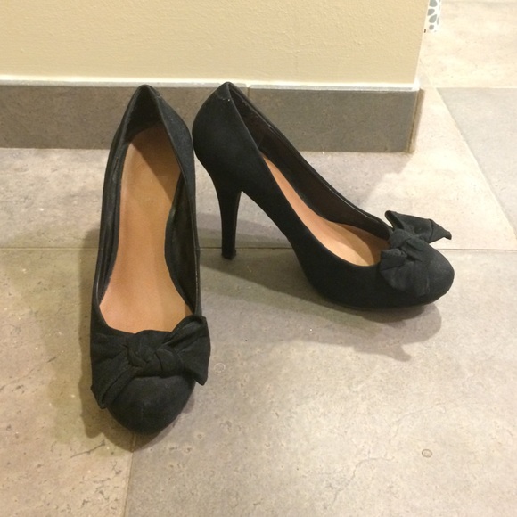 Guess black heels