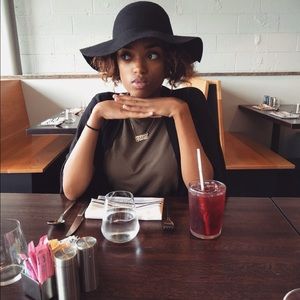 Meet your Posher, Odalis