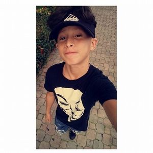 Meet your Posher, Jose f