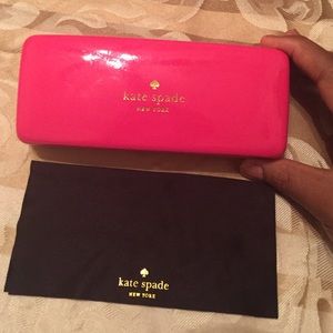 "Kate Spade" Sunglasses case and cloth!!