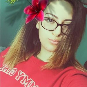 Meet your Posher, Neida