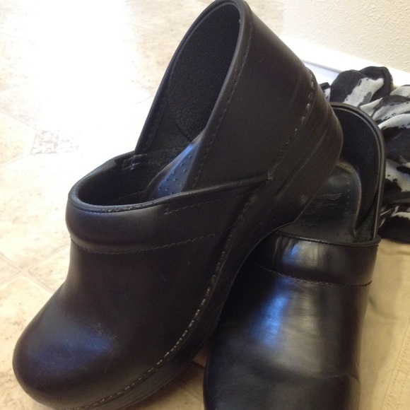 ✨ Classic Black Danskos ✨