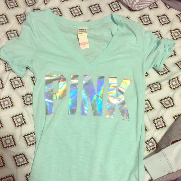 VS PINK v-neck