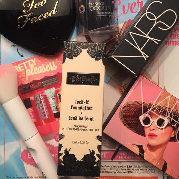 Kat Von D Lock it foundation