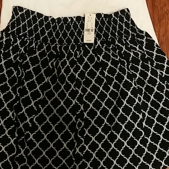 Extra large. NWT tank top/ NWT NEW York &Co - Picture 2 of 3