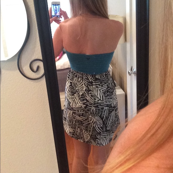 Volcom strapless dress - Picture 3 of 3