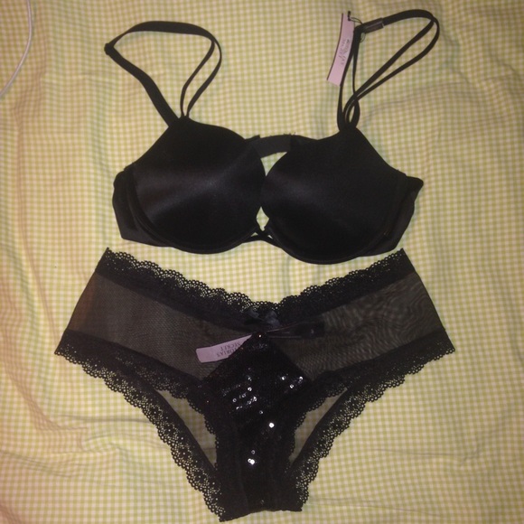 NWT VS MATCHING BRA AND PANTY - Picture 1 of 2