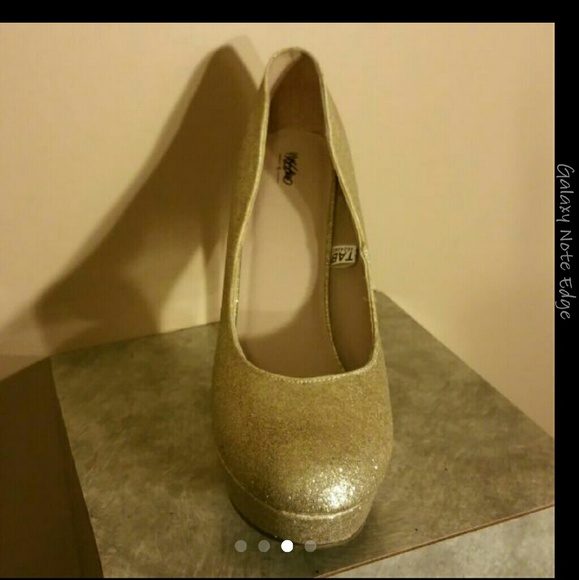 Sold - Picture 3 of 3