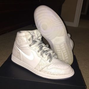 SOLD!! AIR JORDAN 1 RETRO HI OG LASER (SIZE 10)