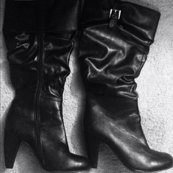 Black Avenue "Gloria" heeled calf boots.