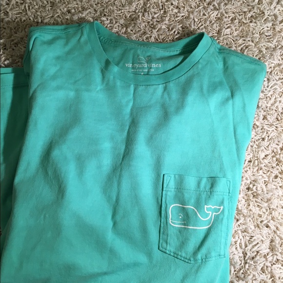 Vineyard Vines Tops - Vineyard vines pocket T-shirt