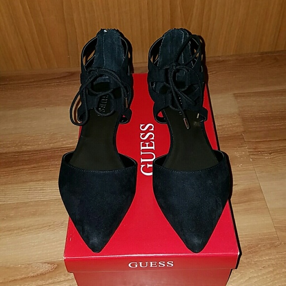Guess flats new