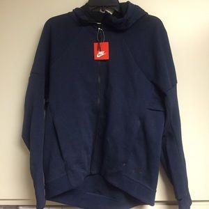 Nike tech hoody, size M, NWT