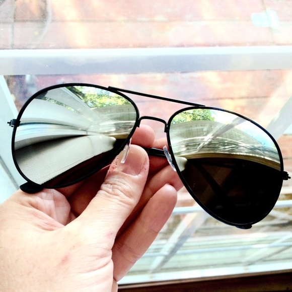 White Mirror Aviator Sunglasses - Picture 2 of 4
