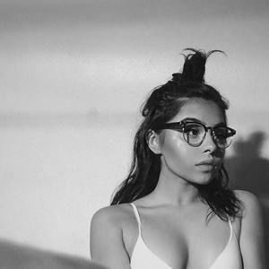 Meet your Posher, Dakota