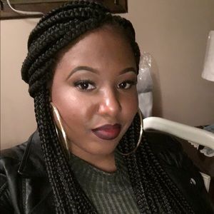 Meet your Posher, Simone