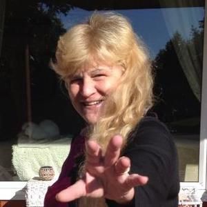 Meet your Posher, Lorel