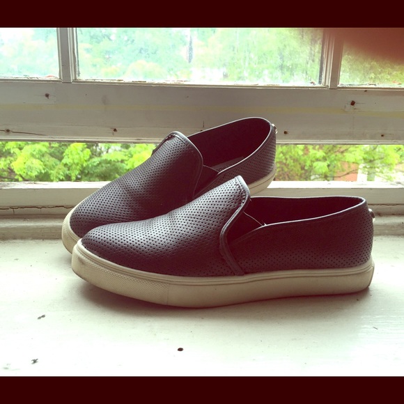 Steve Madden slip on sneakers
