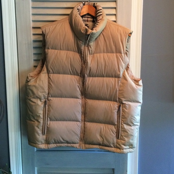 Mens Burberry down vest-XL