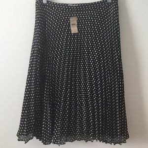 [Markdown!]NWT LOFT pleated polka dot skirt