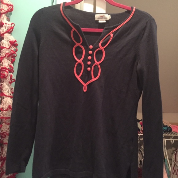 Vineyard Vines sweater size small