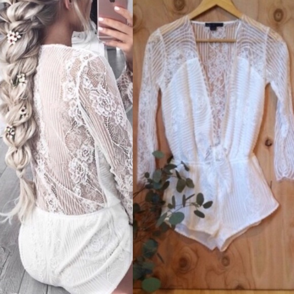 NWT 💕Lace Front Tie Romper💕Nasty Gal Long Sleeve - Picture 3 of 4