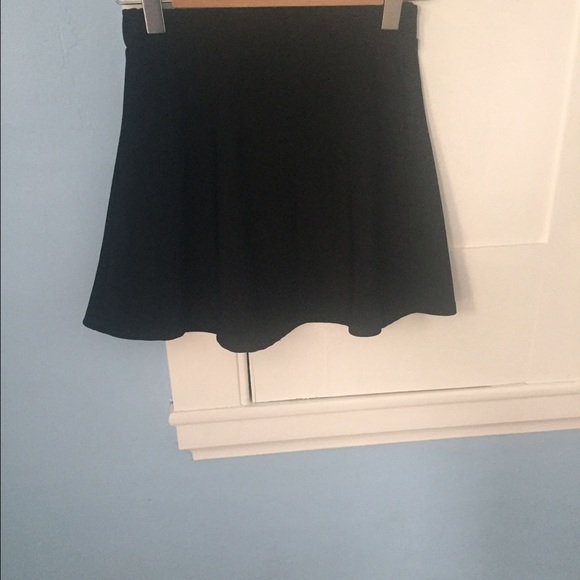 Black, zip up skirt!