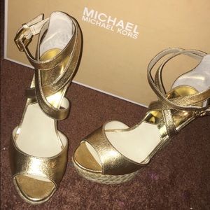 Brand new Michael kors wadges