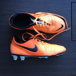NIKE cleats (soccer / lacrosse)