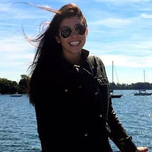 Meet your Posher, Caity