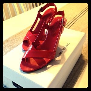 Banana Republic "Zelda" sling backs in coral Banana Republic "Zelda" sling backs in coral