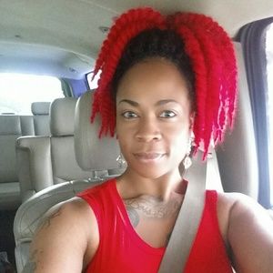 Meet your Posher, Aja
