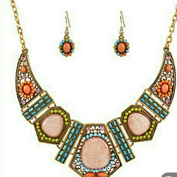 Statement necklace and earring set