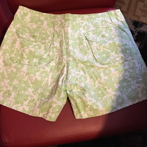 Shorts - Picture 2 of 4