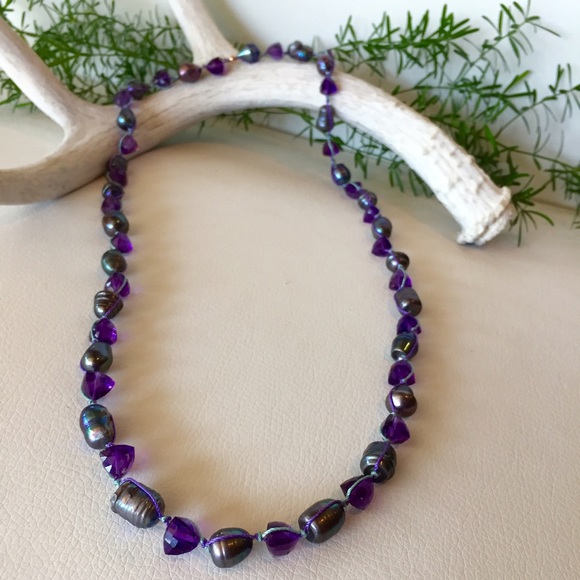 SALE!🌲NWT BLACK PEARL & AMETHYST KNOTTED NECKLACE