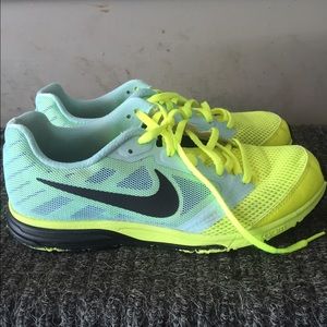 Nike tennis shoes