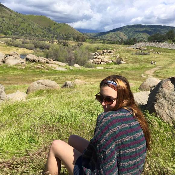 Meet your Posher, Caitlin - Picture 1 of 1