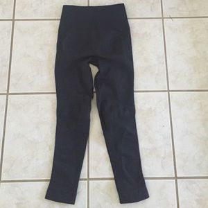 Black crop lululemon leggings