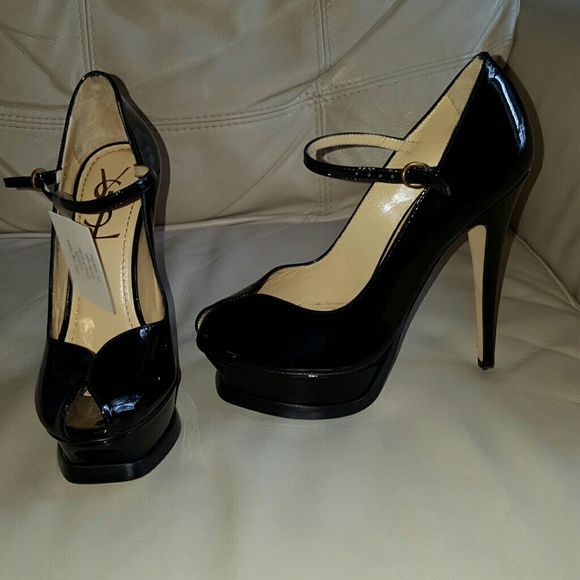 YSL Yves Saint Laurent Tribute 105 Pump