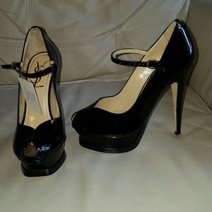 YSL Yves Saint Laurent Tribute 105 Pump