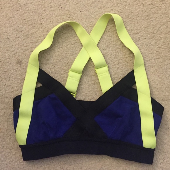 Aritzia sports bra
