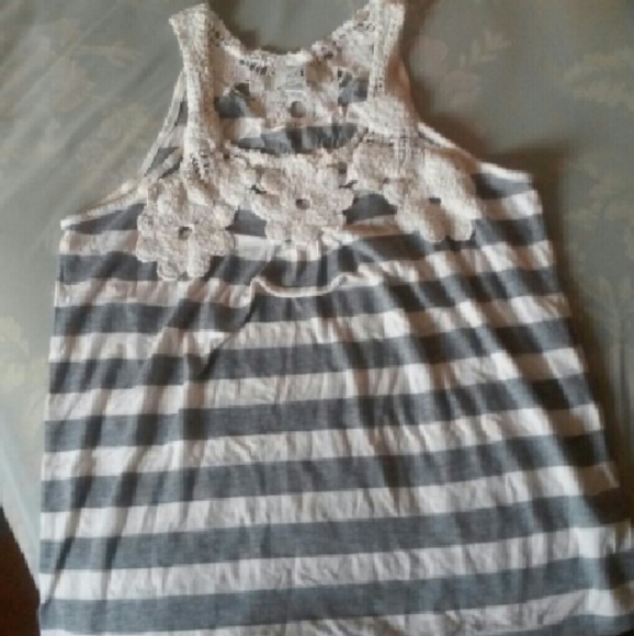 📌SOLD📌Free w/ purchase Forever 21 Tank Top!