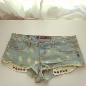NWOT UO Tripp NYC distressed stretch denim shorts