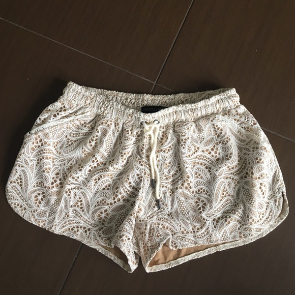 David Lerner White & Beige Lace Shorts