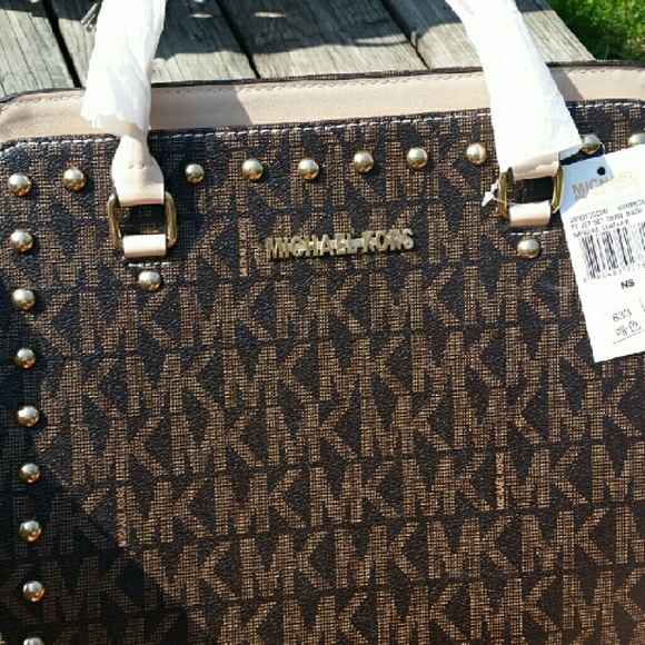 Bundle for brown bag and black boots