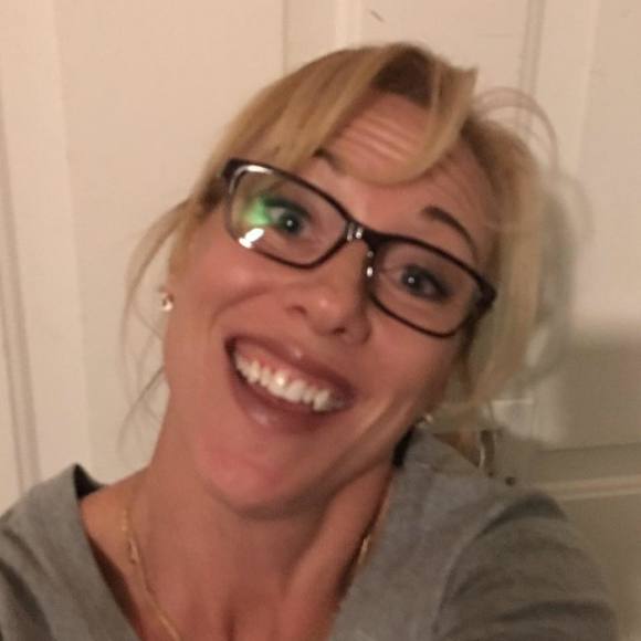 Meet your Posher, Mandy - Picture 1 of 1