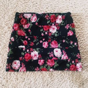 🌸 FLORAL PENCIL SKIRT🌸 size medium/ Love Culture