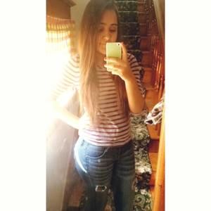 Meet your Posher, Yesenia